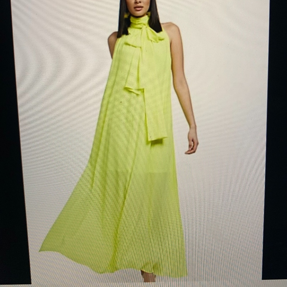 Stunning Yellow maxi dress New York and Company  Néw with tags!